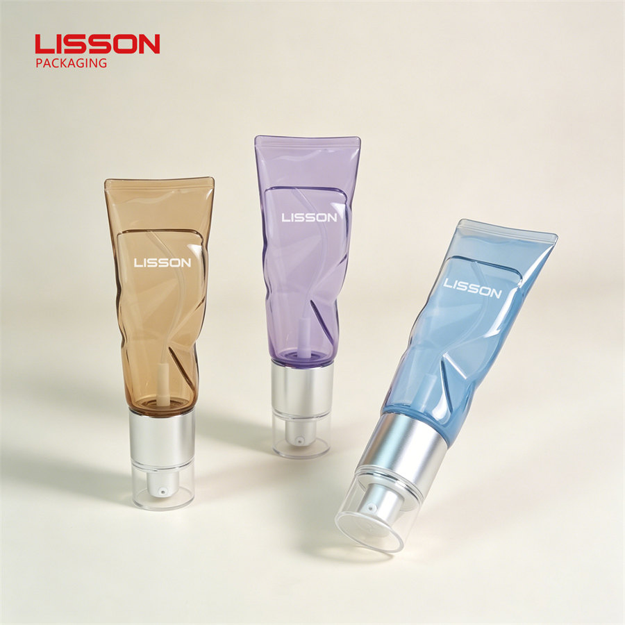 Como as marcas de cosméticos personalizam frascos de plástico para atender às diferentes exigências do mercado?
